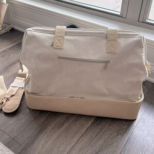 Beis Weekender in Beige